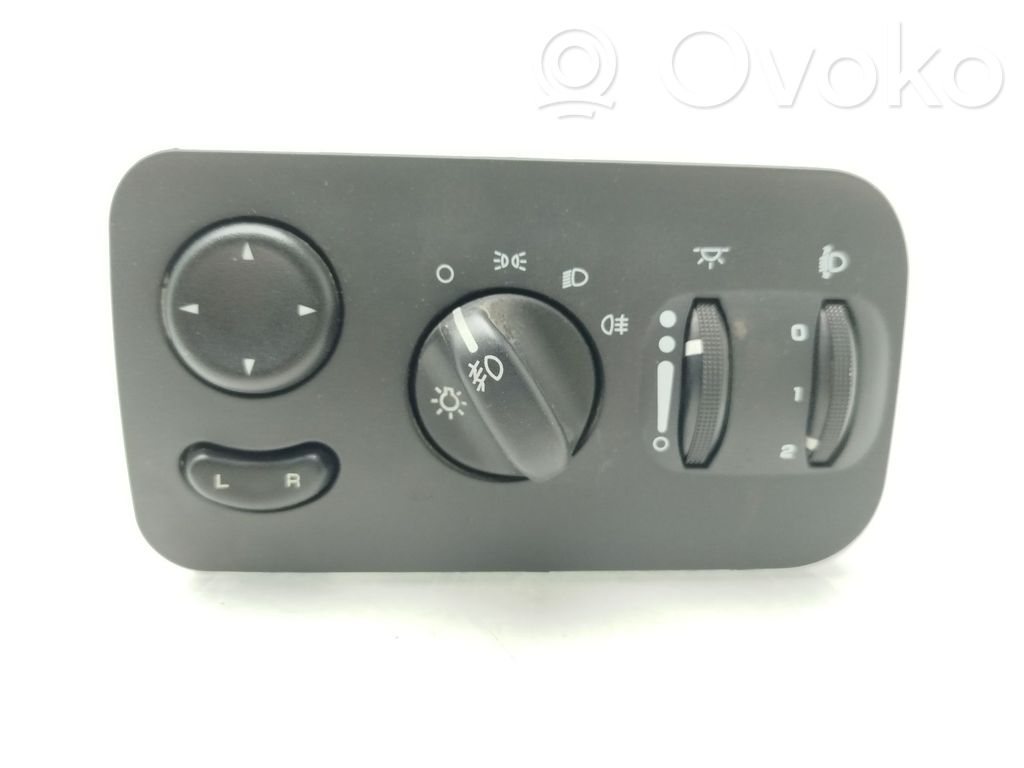 Interruptor de luz   0YD111DVAE