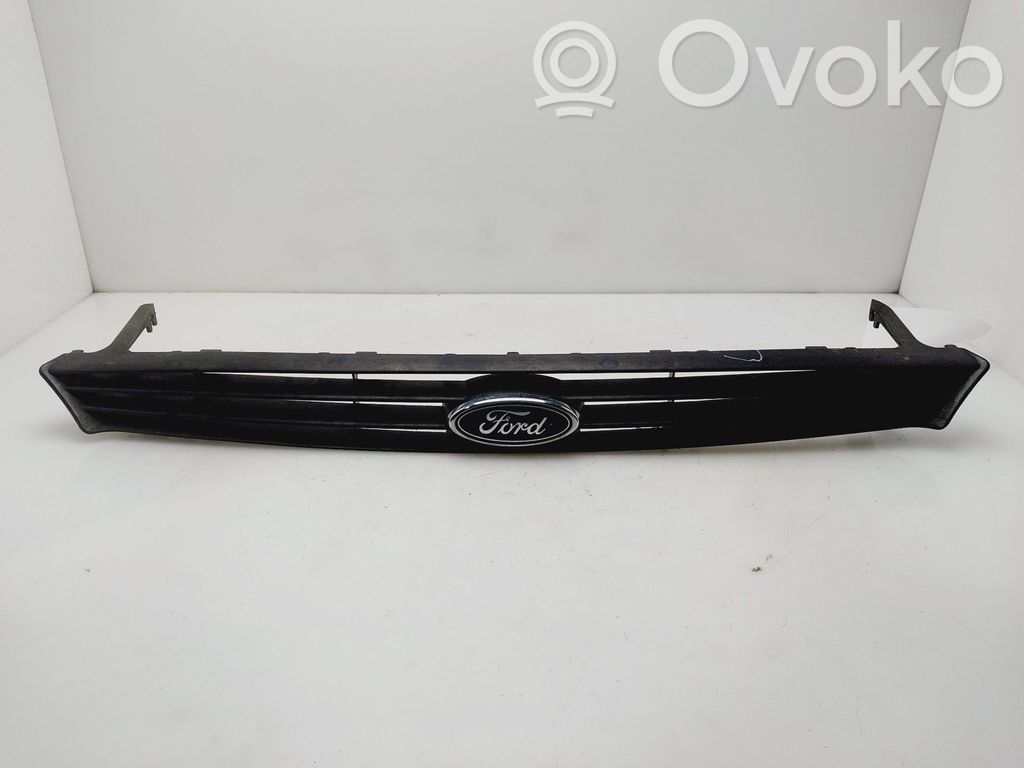 Ford Focus Grotelės priekinės 