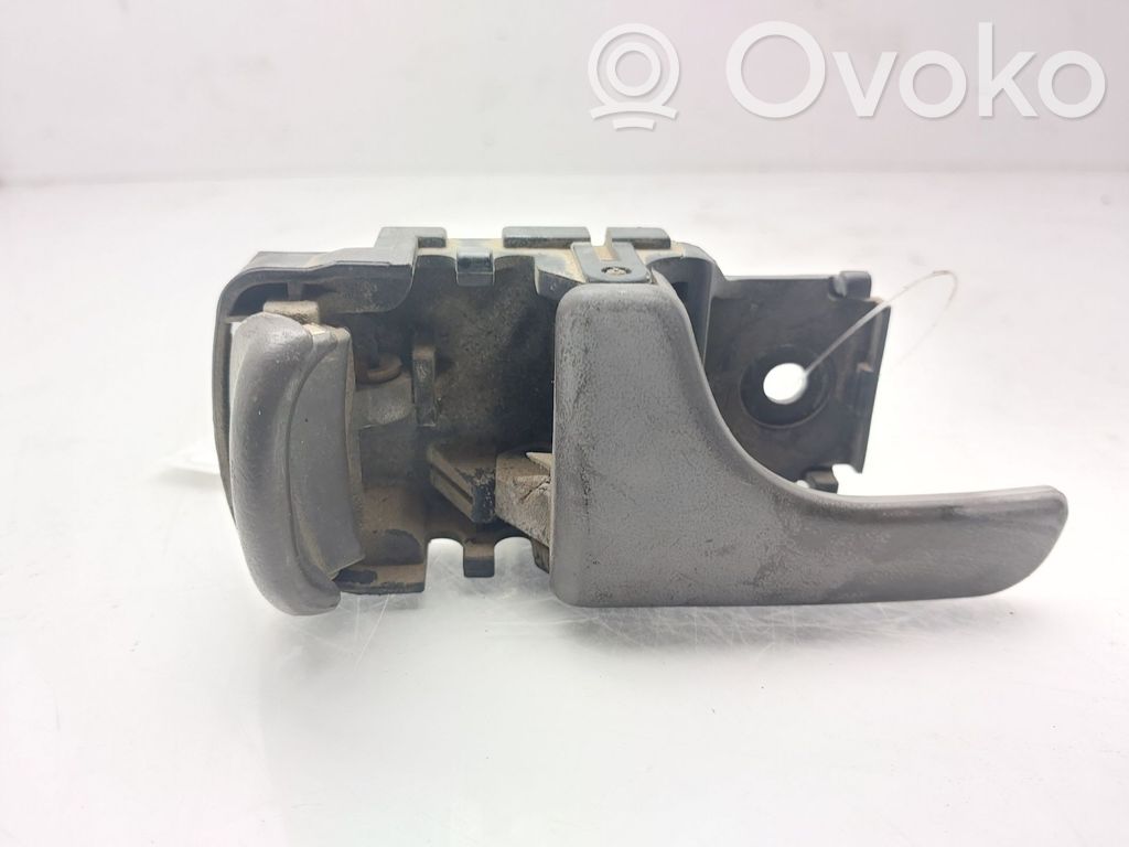 Manecilla interna puerta delantera   8067190J00