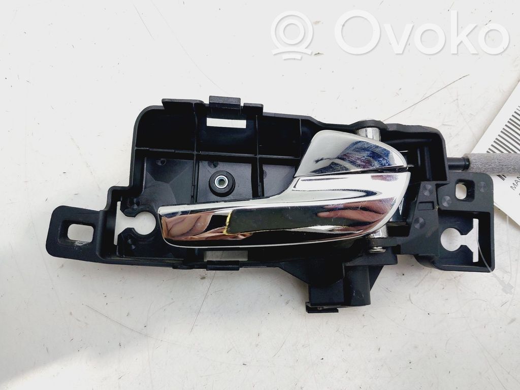 Manecilla interna puerta trasera   6M21U22600BB