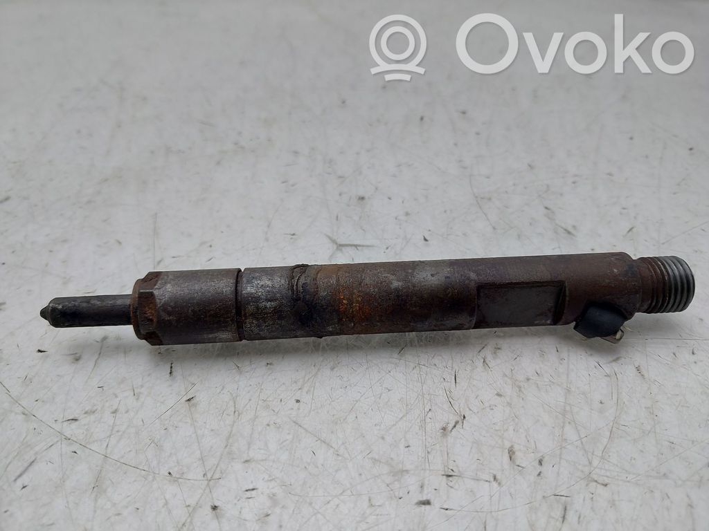 Inyector de combustible   TJBB01702D