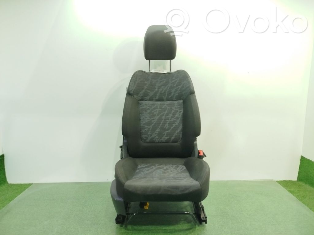 Peugeot 3008 I Etumatkustajan istuin