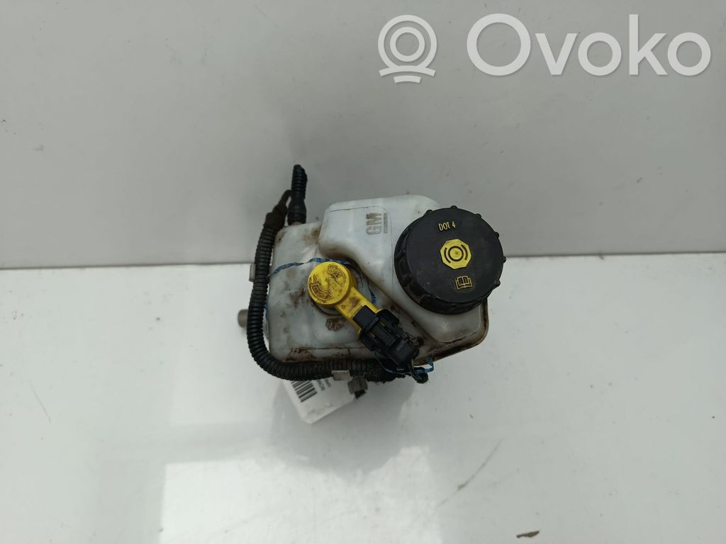 Opel Astra J Pääjarrusylinteri 