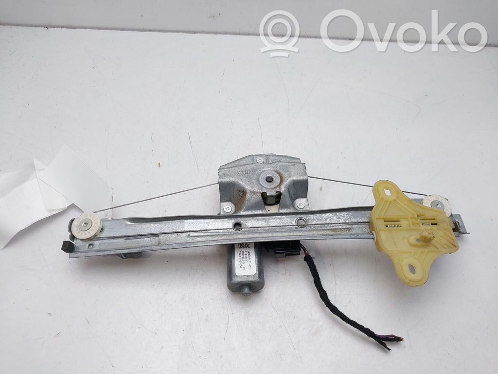 Regulador manual de la ventanilla trasera   827009380R