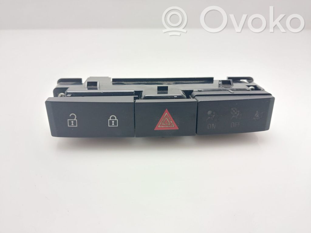 Opel Astra J Comutator lumini pericol 