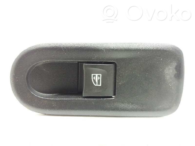 Dacia Duster Interruptor del elevalunas eléctrico 