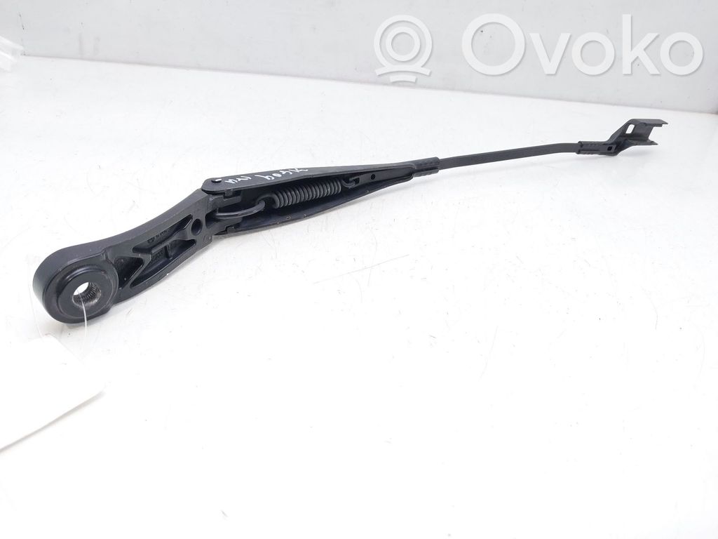 Front wiper blade arm   E4B517C495CB