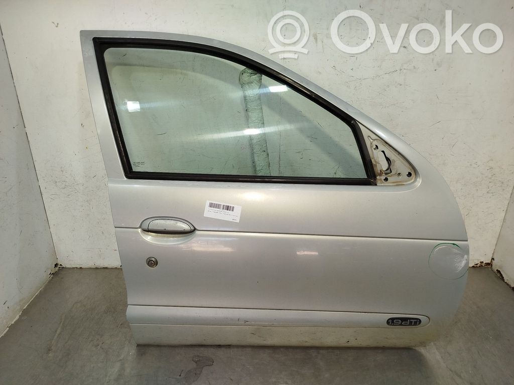 Renault Megane I Puerta delantera 