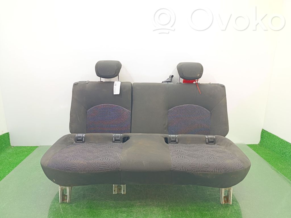 Opel Corsa E Takaistuin 