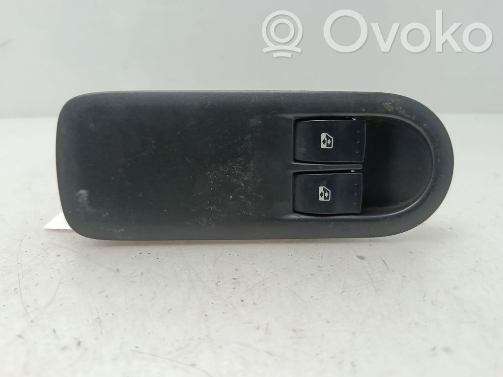 Renault Megane II Electric window control switch 