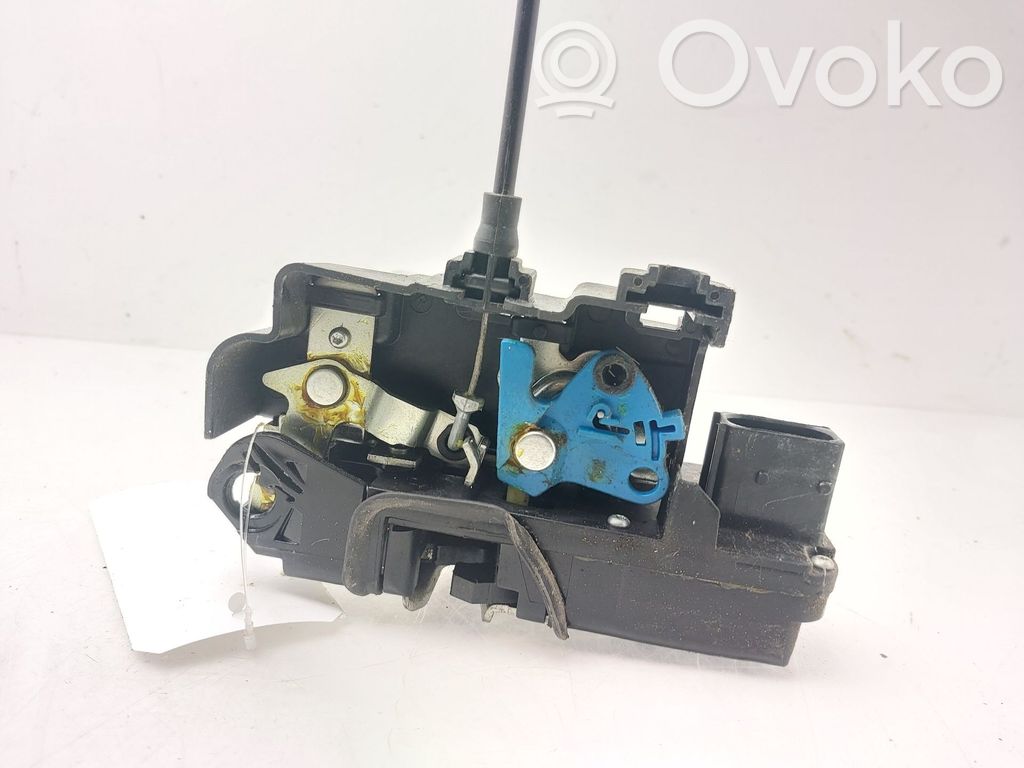 Opel Antara Zamek drzwi przednich 