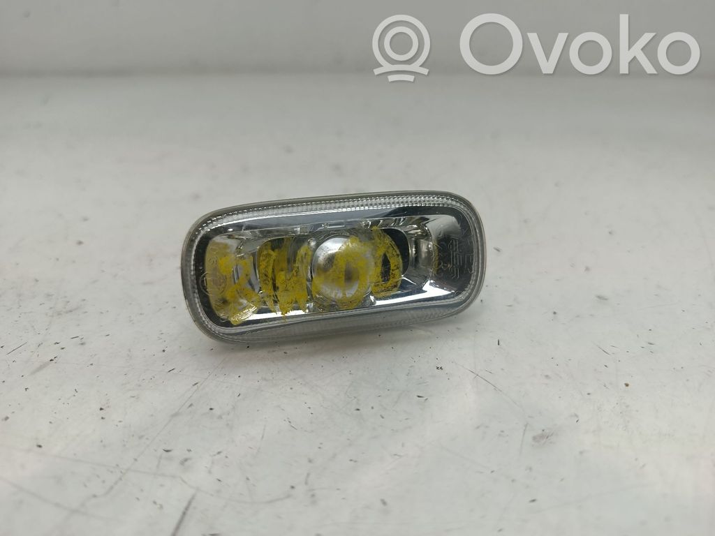 Audi A6 S6 C6 4F Indicatore di direzione del parafango anteriore