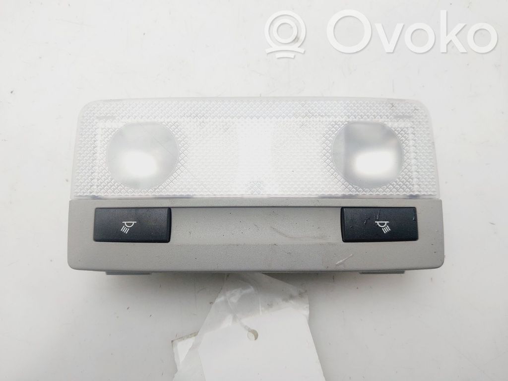 Opel Astra K Etuistuimen valo