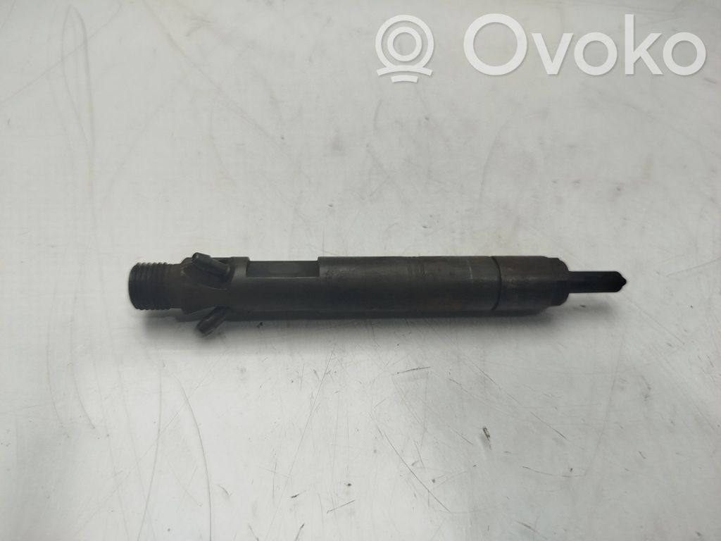 Inyector de combustible   JBB01702D