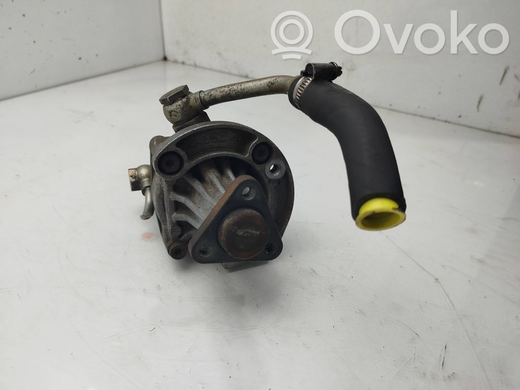 BMW 3 E36 Power steering pump 