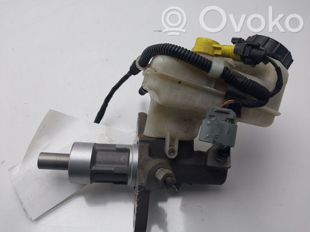 Opel Astra J Pääjarrusylinteri 