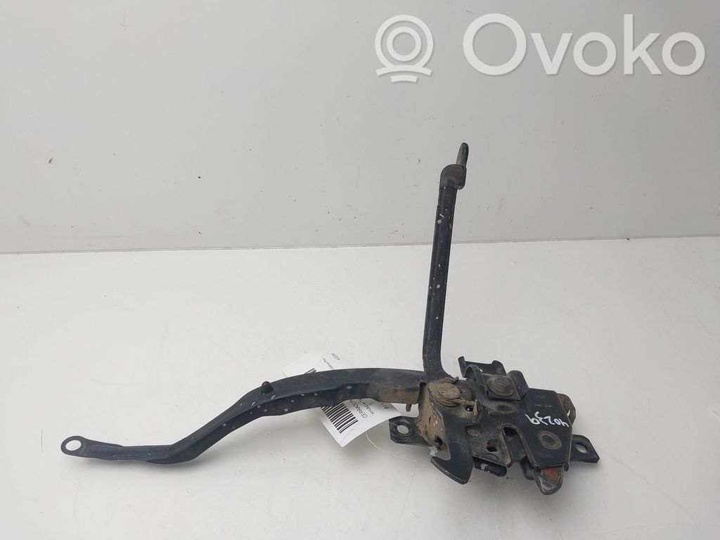 Hyundai Terracan Tie down hook / loop 