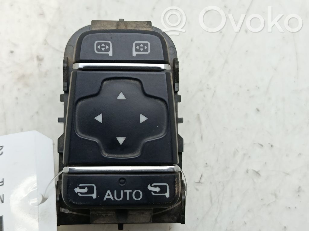 Renault Captur Interruptor del espejo lateral 