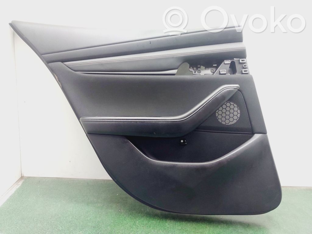Mazda 3 Moldura del tarjetero de la puerta trasera 