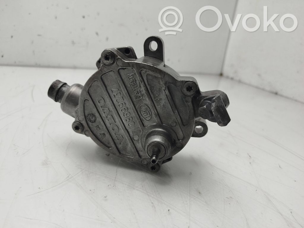 Vacuum pump   8699237