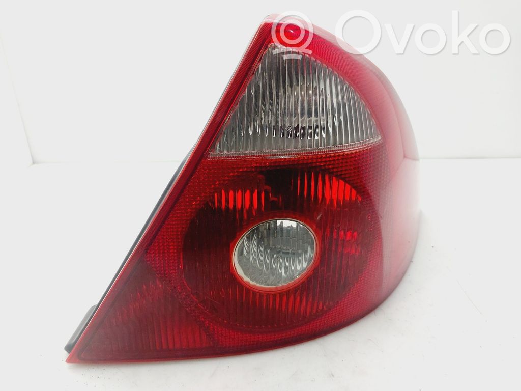 Ford Mondeo Mk III Lampă spate în caroserie 