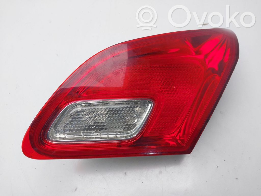 Opel Astra J Lampă spate în capacul portbagajului 