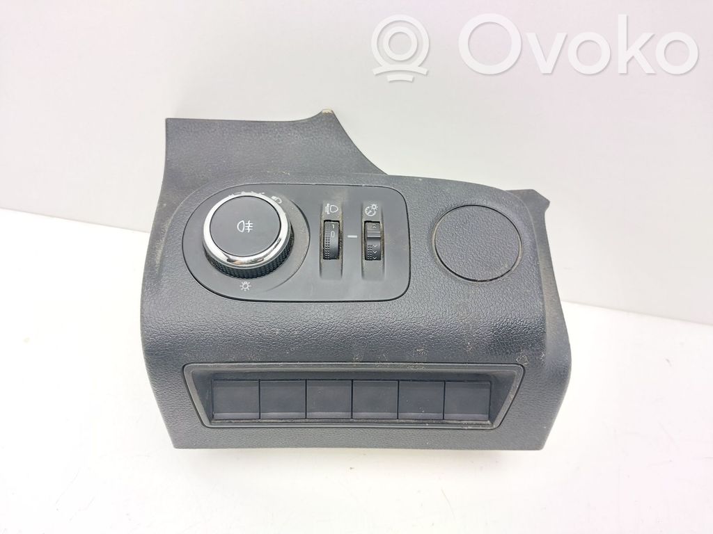 Opel Combo E Включатель фонарей 