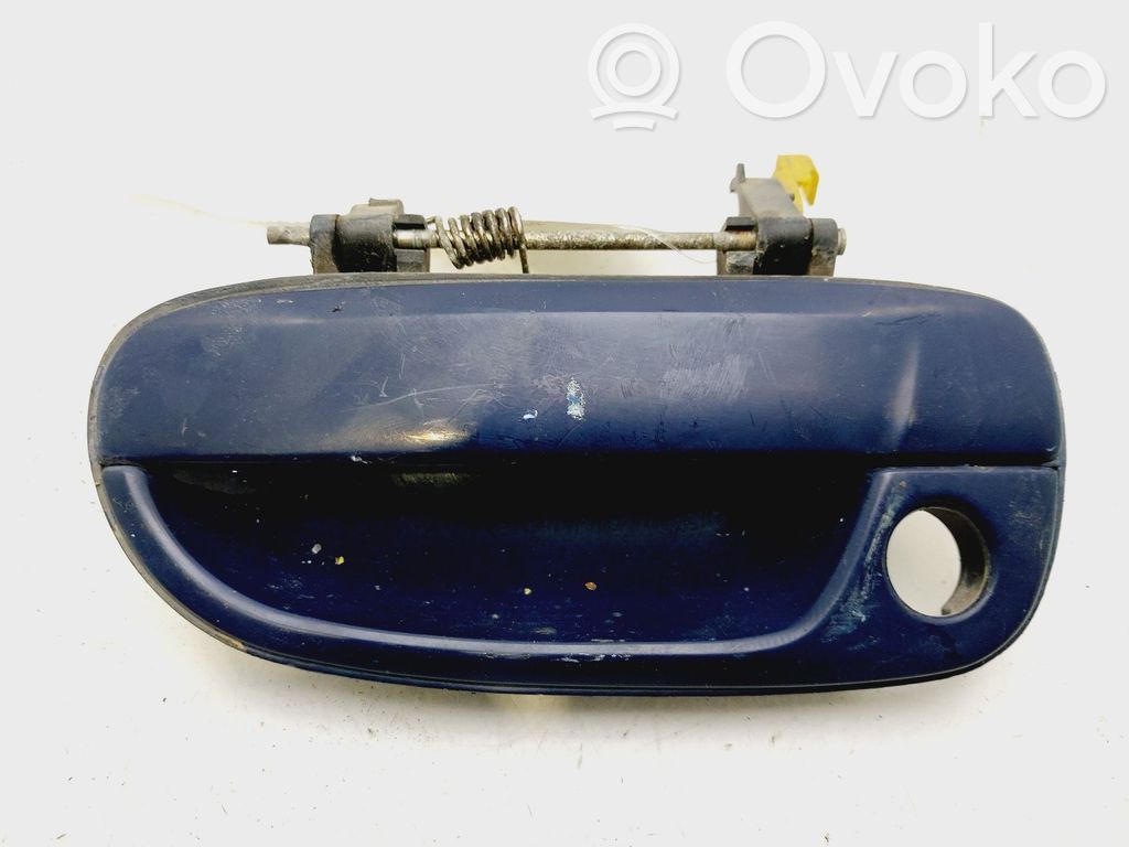 Hyundai Accent Manecilla externa puerta delantera 