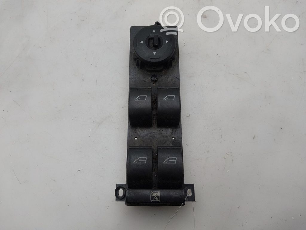Interruptor del elevalunas eléctrico   3M5T14A132AF
