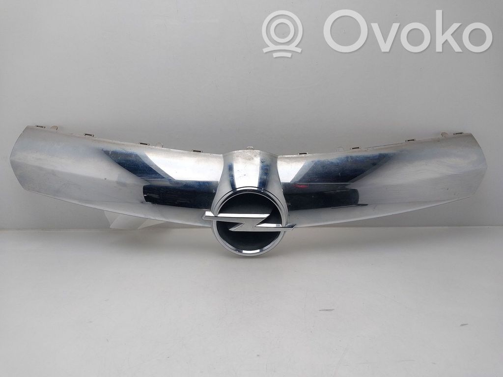 Opel Corsa D Etusäleikkö 