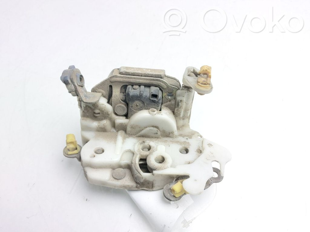 Nissan Terrano Etuoven lukko 