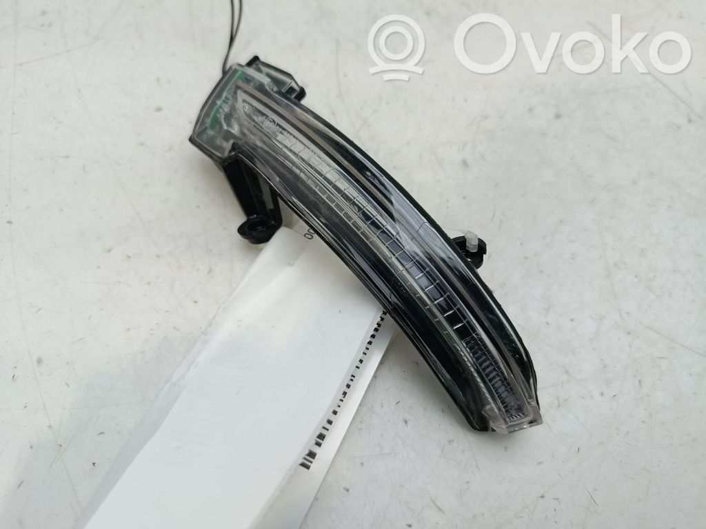 Renault Clio V Front fender indicator light 
