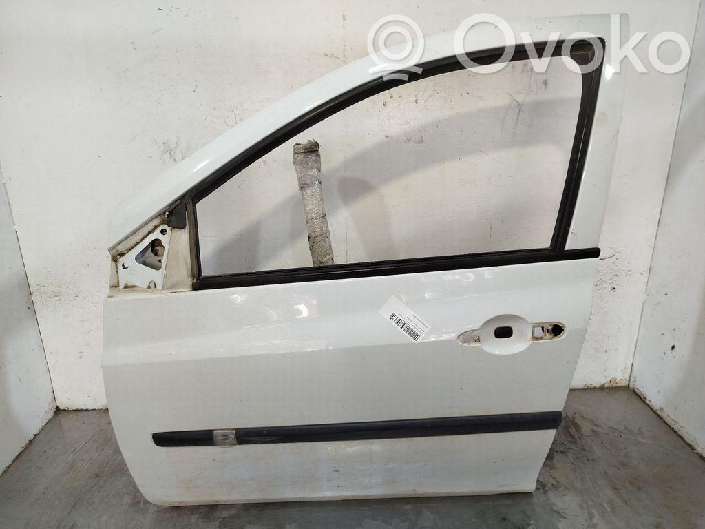 Renault Clio III Puerta delantera 