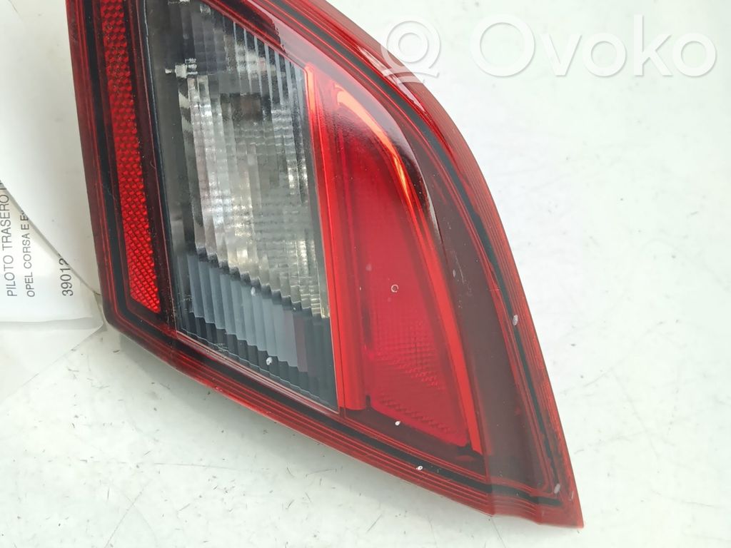 Opel Corsa E Lampă spate în capacul portbagajului 