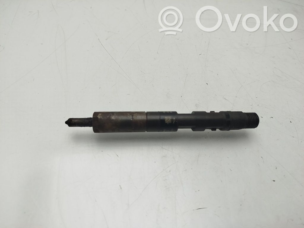 Inyector de combustible   8200240244