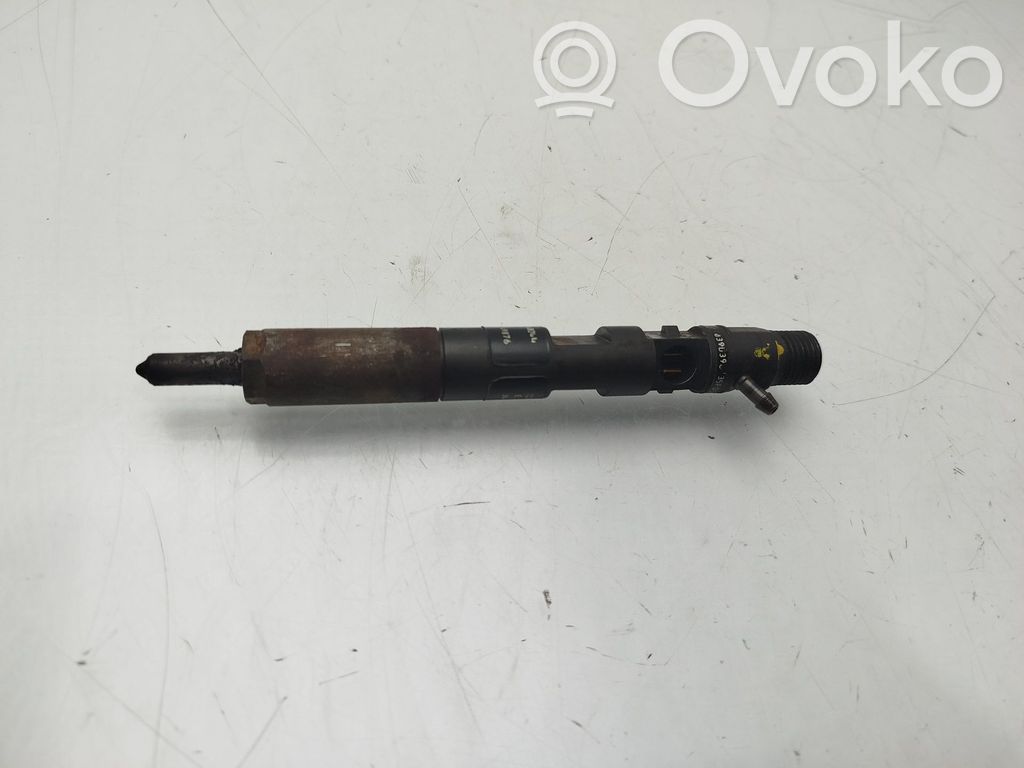 Inyector de combustible   8200240244