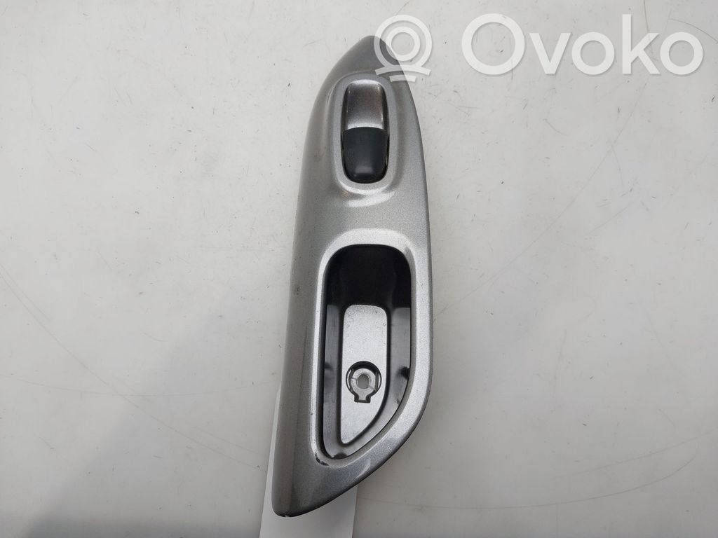 Nissan Juke I F15 Comutator comandă geamuri electrice 