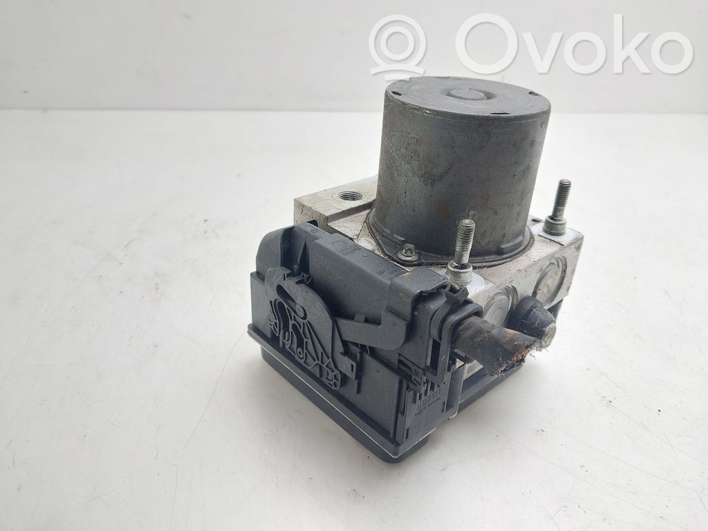 Bomba de ABS   589204D300