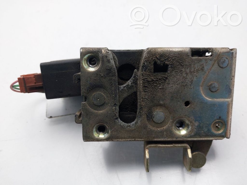 Peugeot 106 Front door lock 