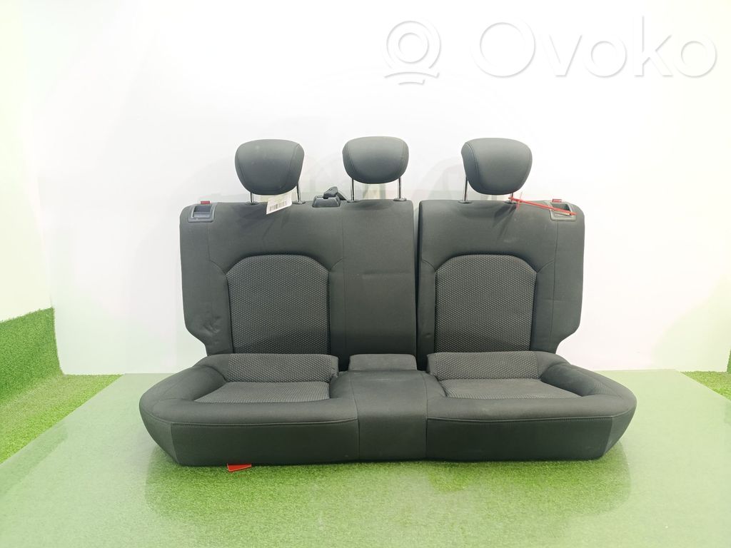 Audi A1 Takaistuin 