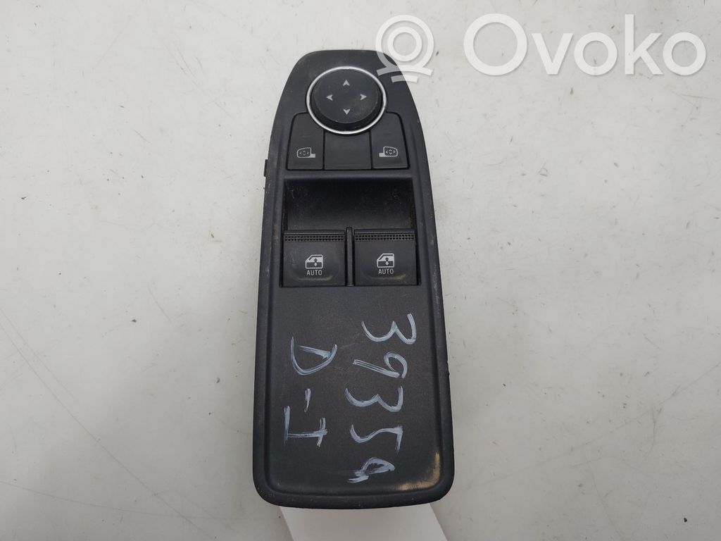 Renault Clio V Electric window control switch 