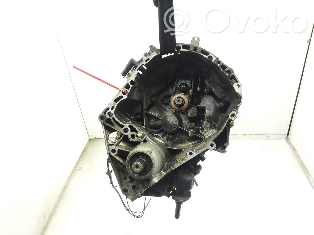 Renault Clio II Caja de cambios manual de 5 velocidades 