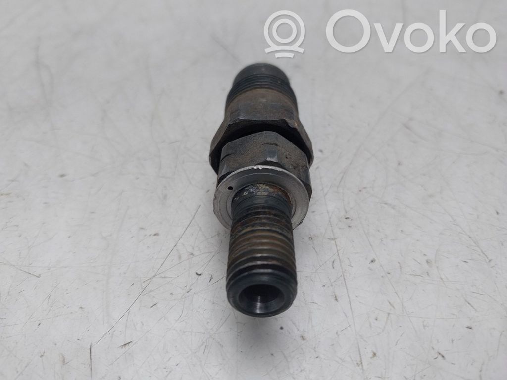Inyector de combustible   MD196607