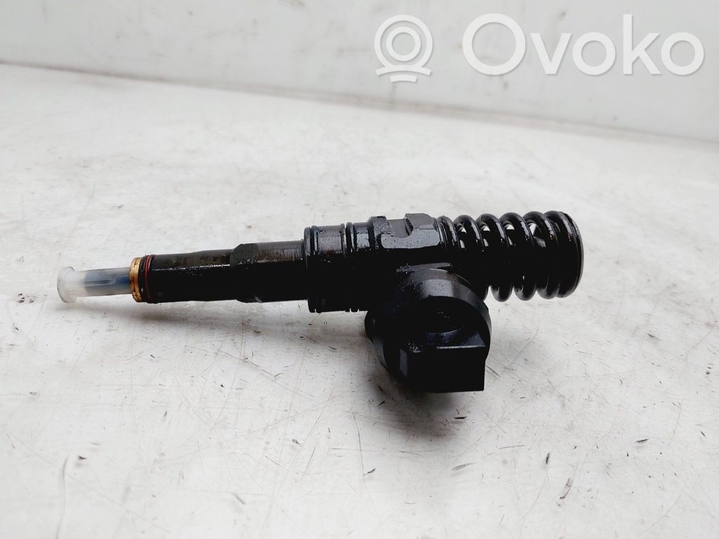 Inyector de combustible   038130073BA