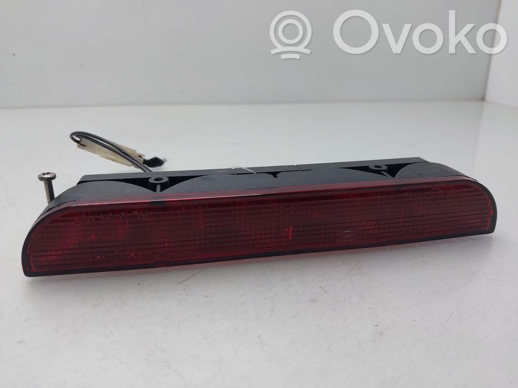Mitsubishi Carisma Luz de freno adicional/tercera