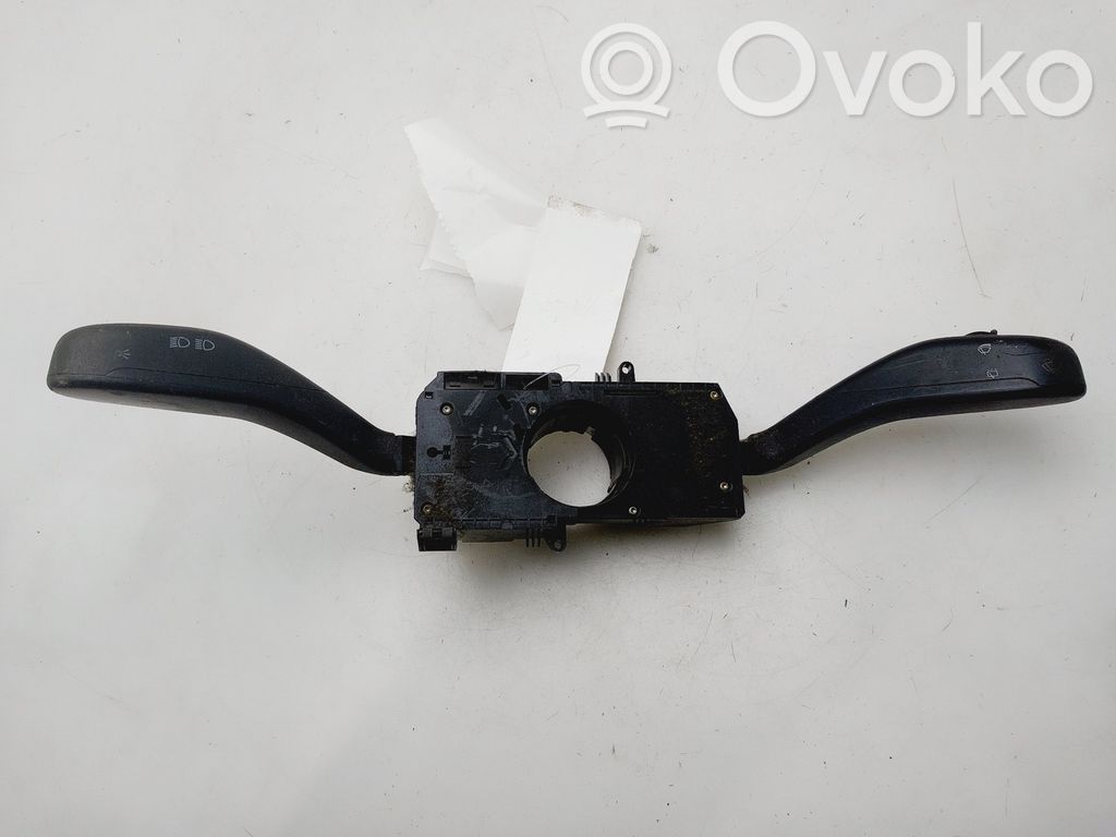 Seat Ibiza III (6L) Boutons / interrupteurs volant 