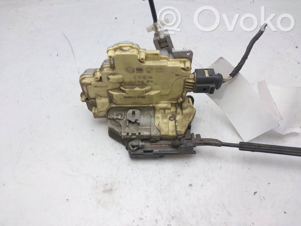 Volkswagen PASSAT B6 Zamek drzwi przednich 