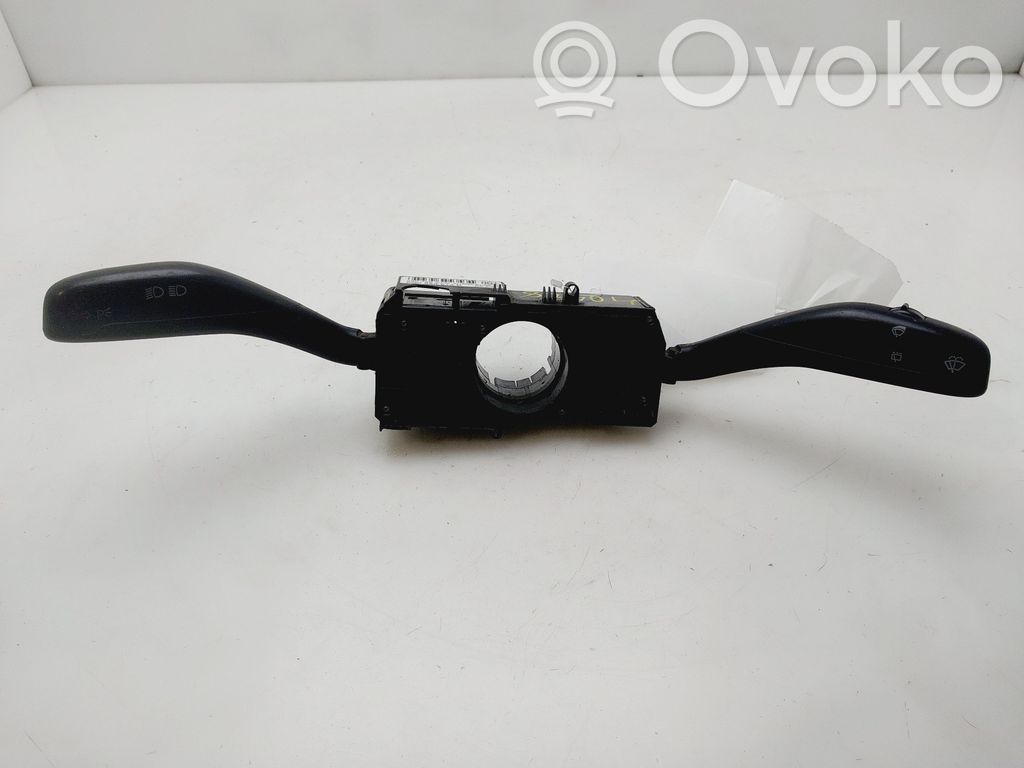 Seat Cordoba (6L) Ohjauspyörän painikkeet/kytkimet 