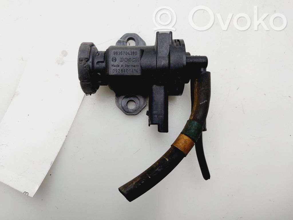Peugeot 406 Zawór regulacji biegu jałowego / Regulator