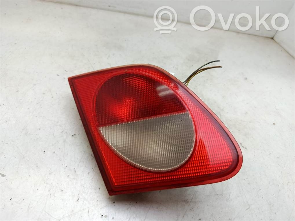 Mercedes-Benz E W210 Lampy tylnej klapy bagażnika 